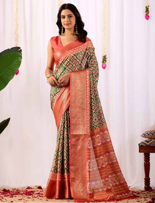 Green soft lichi silk patola weaving saree with rich zari border & contrast blouse 1