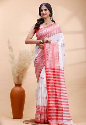 White handloom cotton saree with red traditional border & intricate weaving design 2