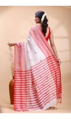 White handloom cotton saree with red traditional border & intricate weaving design 3