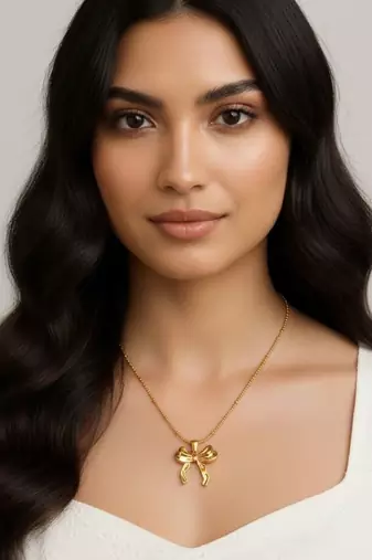 The aria bow pendant necklace