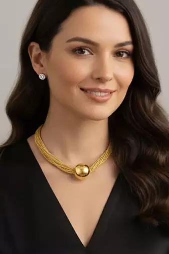 Gold pearl drop necklace