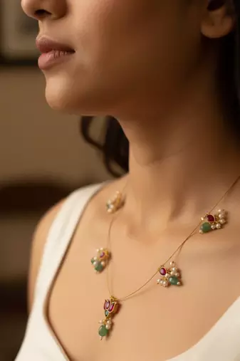 Lotus mini-motif necklace