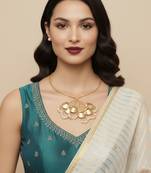 Gold pearl bouquet necklace