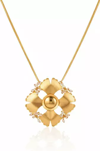 Gold blossom chain