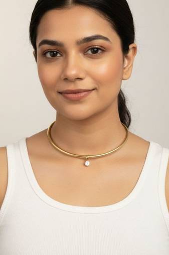 Golden solitaire collar necklace