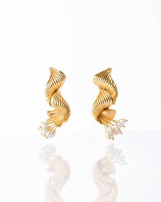 Golden bouquet earrings 3