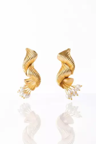 Golden bouquet earrings