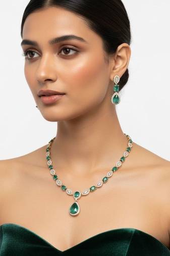 Emerald halo link necklace set
