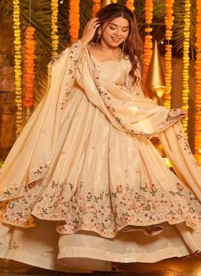 Off-white embroidery crep fully stitched anarkali set 5