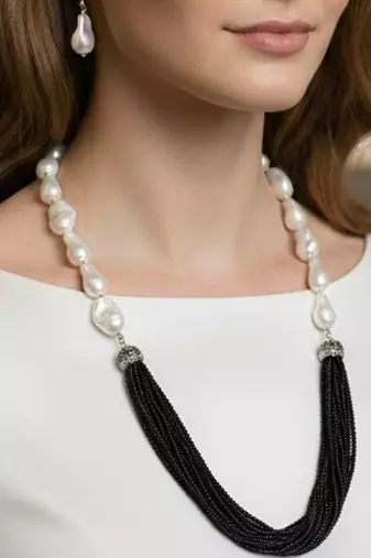 Black beaded jewellery necklace