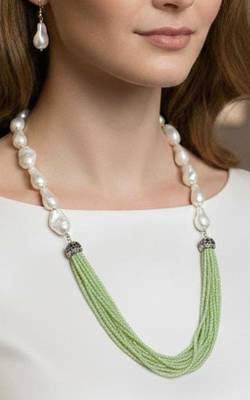 Green beaded jewellery necklace 2