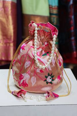 Multicolor pearl handle designer batwa 3