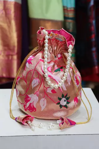 Multicolor pearl handle designer batwa