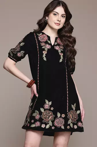 Black embroidered velvet short dress