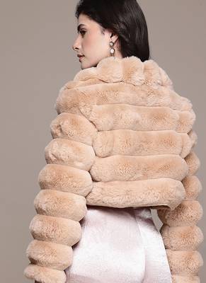 Beige faux fur crop jacket 3