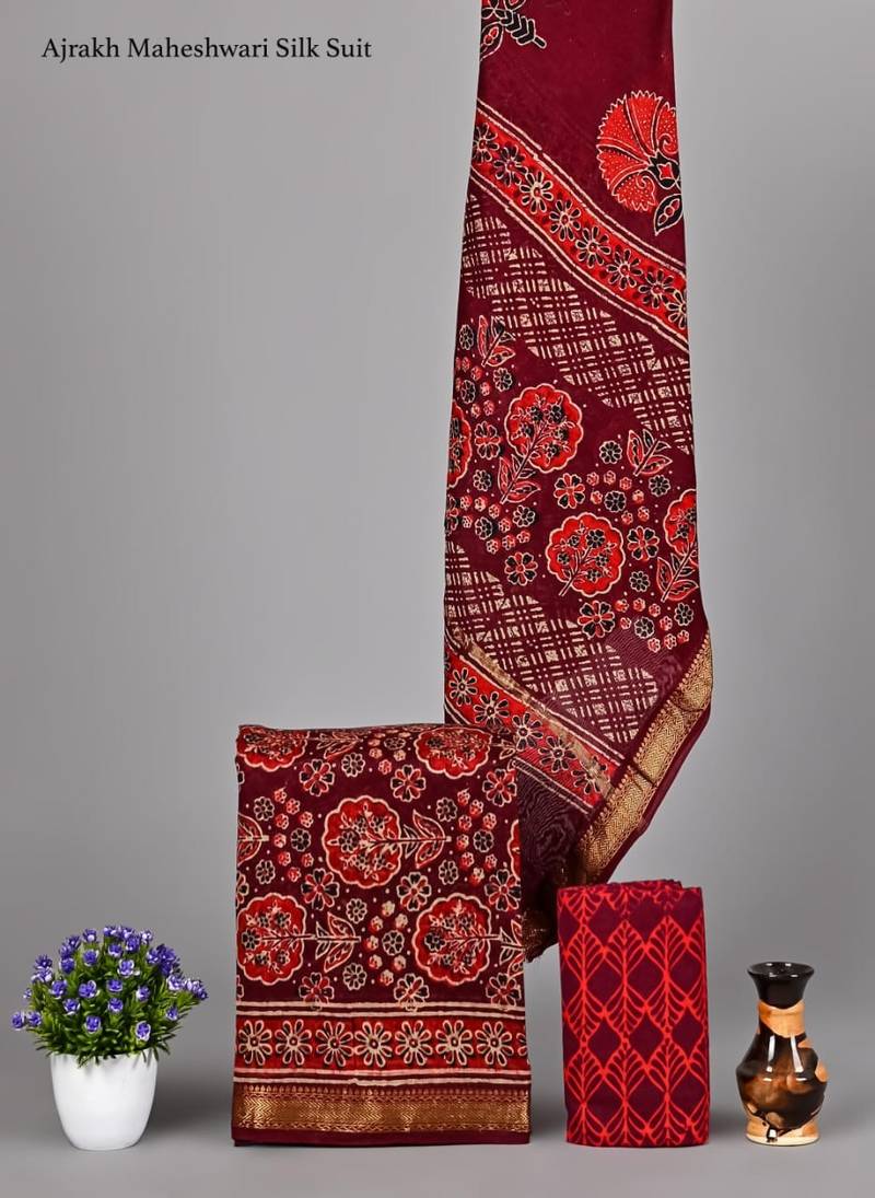 Red exclusive new hand block printed maheshwari silk zari border suits pieces