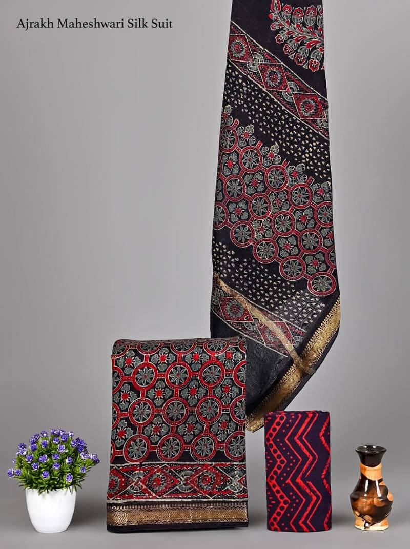 Multicolor exclusive new hand block printed maheshwari silk zari border suits pieces
