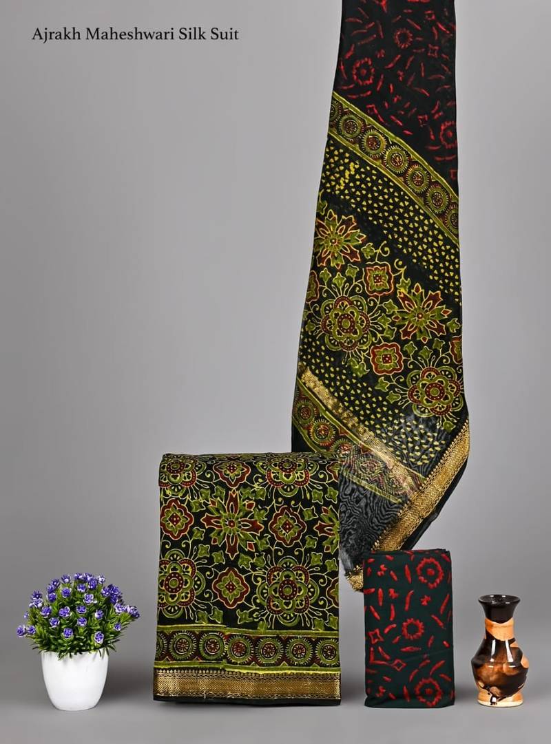 Multicolor exclusive new hand block printed maheshwari silk zari border suits pieces