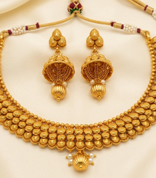 Metallic necklace set