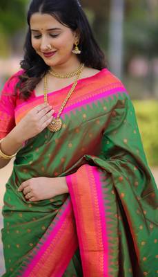 Dark green floral temple border zari work kanji gadwal silk blend saree with blouse 3