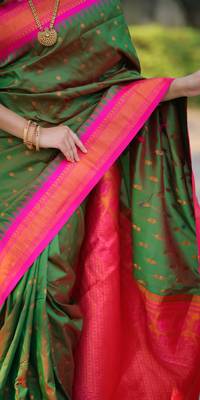 Dark green floral temple border zari work kanji gadwal silk blend saree with blouse 5