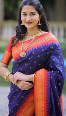 Navy blue floral temple border zari work kanji gadwal silk blend saree with blouse 3