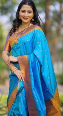 Sky blue floral temple border zari work kanji gadwal silk blend saree with blouse 3