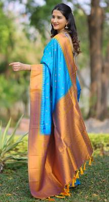 Sky blue floral temple border zari work kanji gadwal silk blend saree with blouse 4