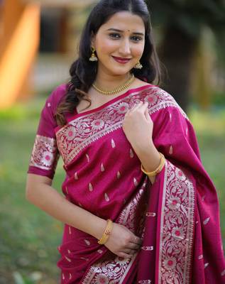 Magenta floral zari work banarasi silk blend saree with blouse 3
