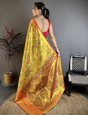 Gold floral paisely zari woven silk blend saree with blouse 5