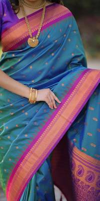 Teal blue floral temple border zari work kanji gadwal silk blend saree with blouse 5