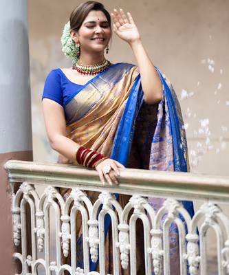 Peach floral zari work silk blend saree with blouse 3