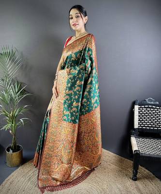 Green floral paisely zari woven banarasi silk blend saree with blouse 3