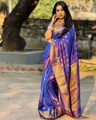 Blue floral zari woven banarasi silk blend saree with blouse 3