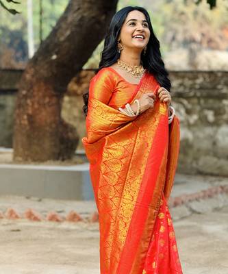 Red floral zari woven banarasi silk blend saree with blouse 2