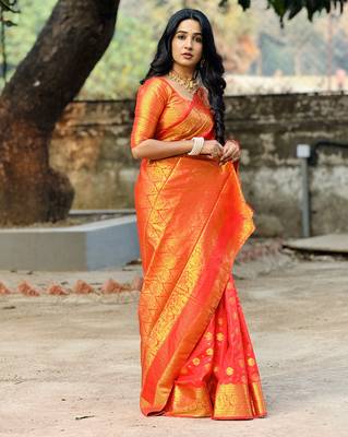 Red floral zari woven banarasi silk blend saree with blouse 4