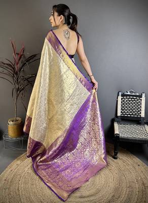 Purple floral zari woven kanchipuram silk blend saree with blouse 5