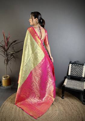 Parrot green floral zari woven kanchipuram silk blend saree with blouse 5