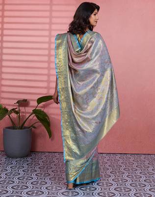 Lavender floral, zari woven kanjivaram silk saree with blouse 4