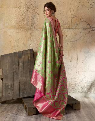 Green zari woven silk blend banarasi saree with blouse 5