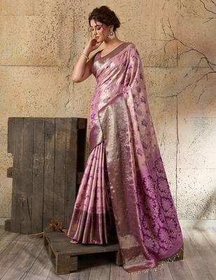 Pink zari woven silk blend banarasi saree with blouse 4