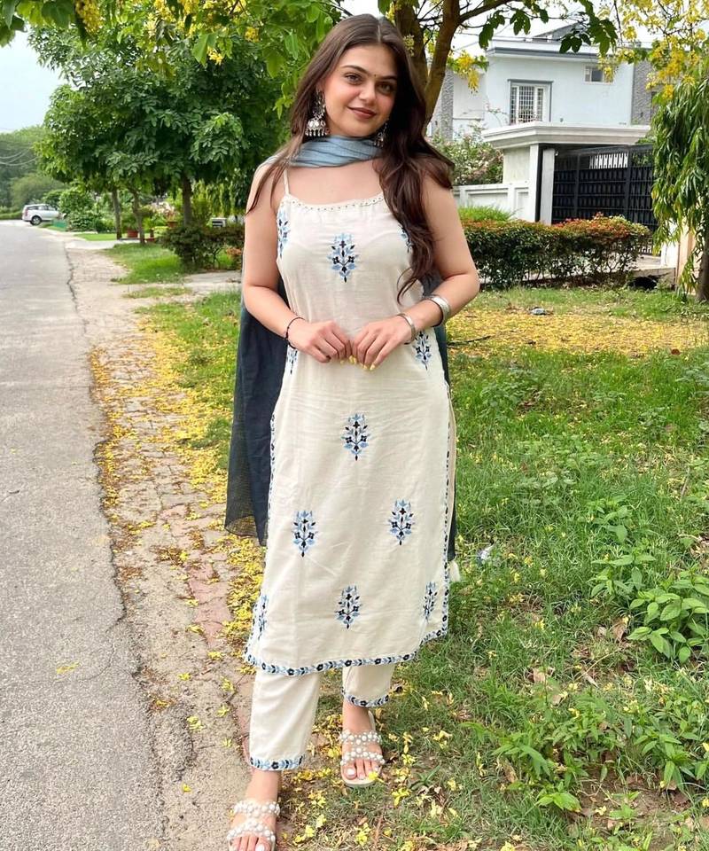White straight kurta set with dupatta