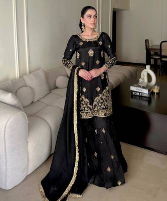 black silk blend embroidered sharara set 4