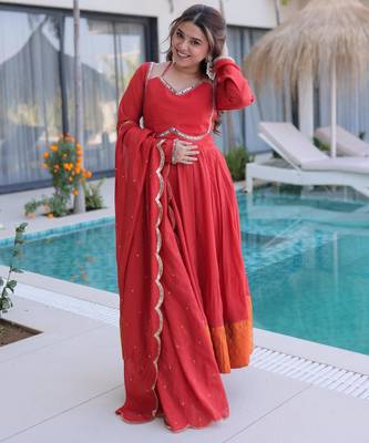 Red anarkali suit with dupatta 2