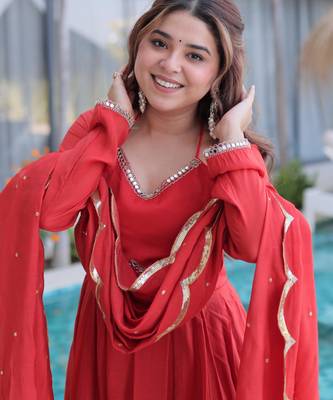 Red anarkali suit with dupatta 3