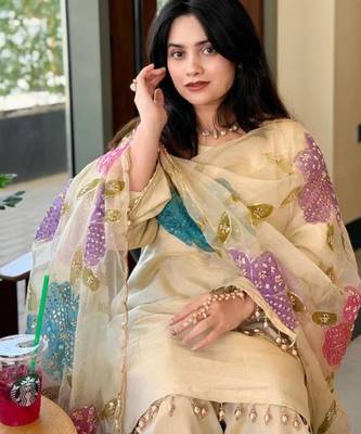 Cream floral printed farshi salwar kameez 3