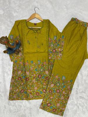 Green floral printed cotton classic co ord set 5