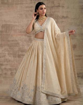 Off-White Designer Premium Function Wear Lehenga Choli 3