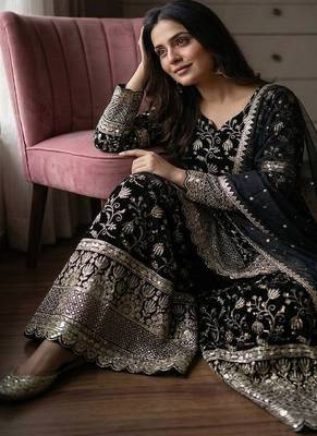 Designer black floral zari embroidered kurta sharara set with dupatta  party & bridal wear 4