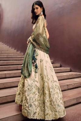 cream silk embroidered bridal lehenga choli 2